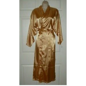 Adrienne Signature Club A Robe Gold